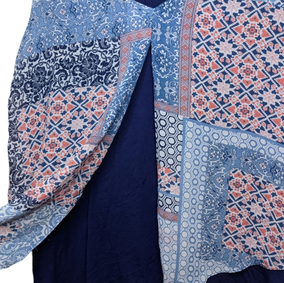 Corvia Sleeveless Blouse Women's Medium Blue Multicolor Print 🦋 - Picture 5 of 8